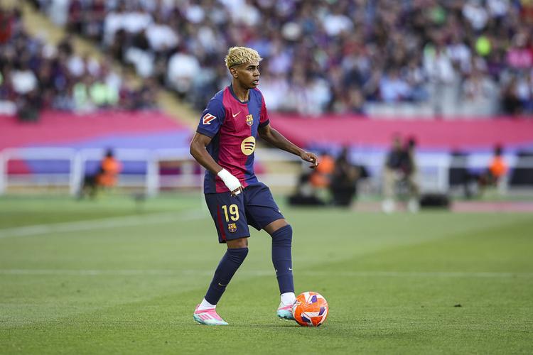 篮球篮网全队完成高强度训练