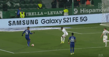 小瓦格纳狂轰32分，命中率超5成，魔术一分险胜热火