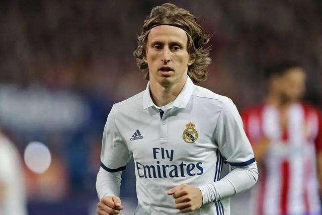 历年中超金靴：武磊34球傲视群雄，法比奥28球独享本赛季金靴